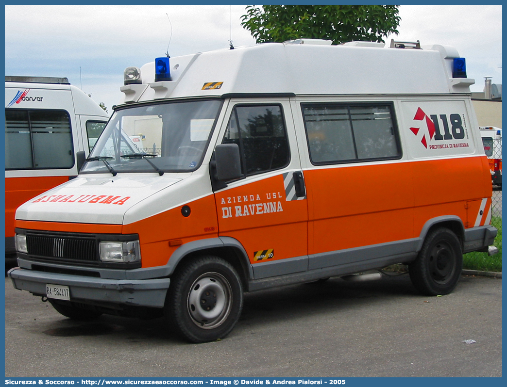 RA 10
118 Romagna Soccorso
Ambito Territoriale di Ravenna
Fiat Ducato I serie restyling
Allestitore Grazia
Parole chiave: 118;Romagna;Ravenna;Soccorso;Ambulanza;Autoambulanza;Fiat;Ducato;Grazia