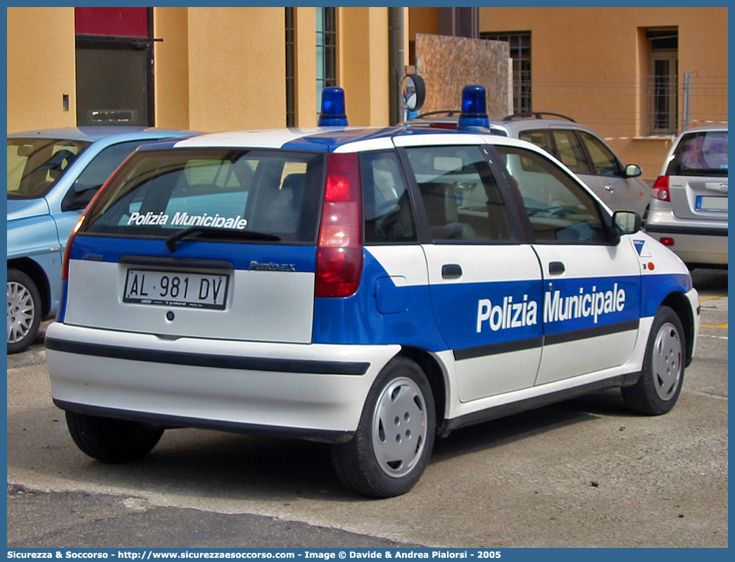 -
Polizia Municipale
Comune di Brisighella
Fiat Punto I serie
Parole chiave: Polizia;Municipale;Locale;Brisighella;Fiat;Punto