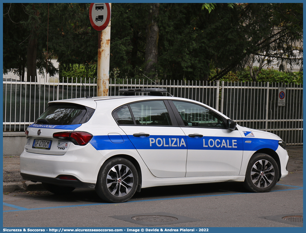 -
Polizia Locale
Comune di Macerata
Fiat Nuova Tipo 5Porte restyling
Allestitore Celiani S.a.s.
Parole chiave: Polizia;Locale;Municipale;Macerata;Fiat;Nuova Tipo;5Porte;5 Porte;Celiani