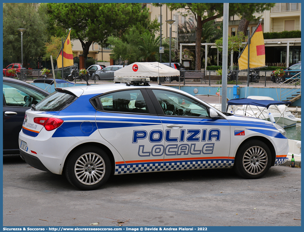 Polizia Locale YA632AF
Polizia Locale
Servizio Associato della Marsica
Alfa Romeo Nuova Giulietta
I serie II restyling
Allestitore Bertazzoni S.r.l.
Parole chiave: Polizia;Locale;Municipale;Marsica;Avezzano;Celano;Alfa Romeo;Nuova Giulietta;Bertazzoni;YA632AF;YA 632 AF