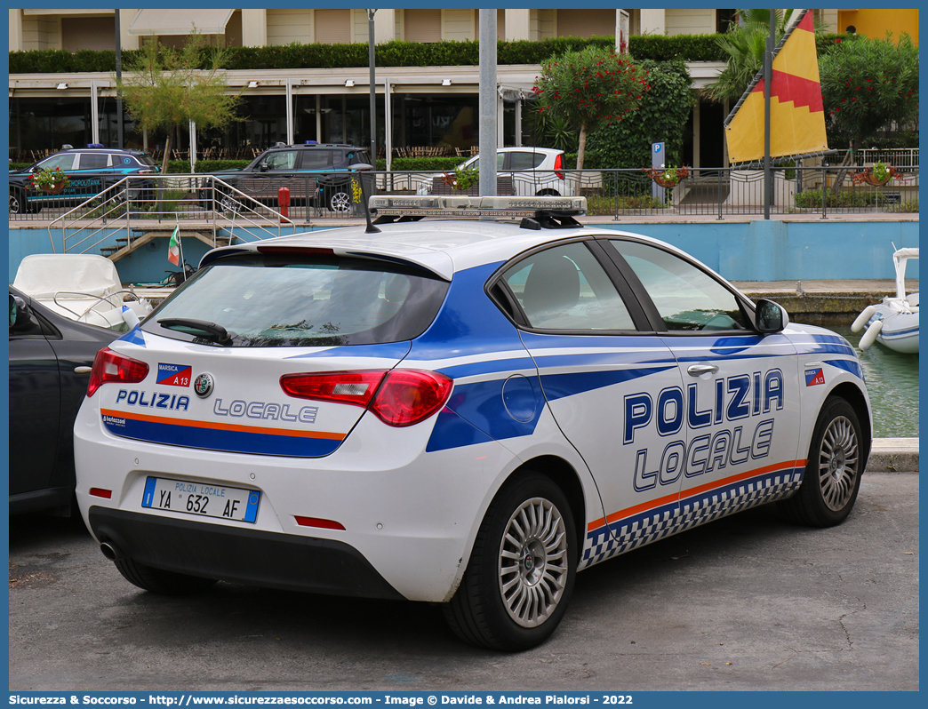 Polizia Locale YA632AF
Polizia Locale
Servizio Associato della Marsica
Alfa Romeo Nuova Giulietta
I serie II restyling
Allestitore Bertazzoni S.r.l.
Parole chiave: Polizia;Locale;Municipale;Marsica;Avezzano;Celano;Alfa Romeo;Nuova Giulietta;Bertazzoni;YA632AF;YA 632 AF