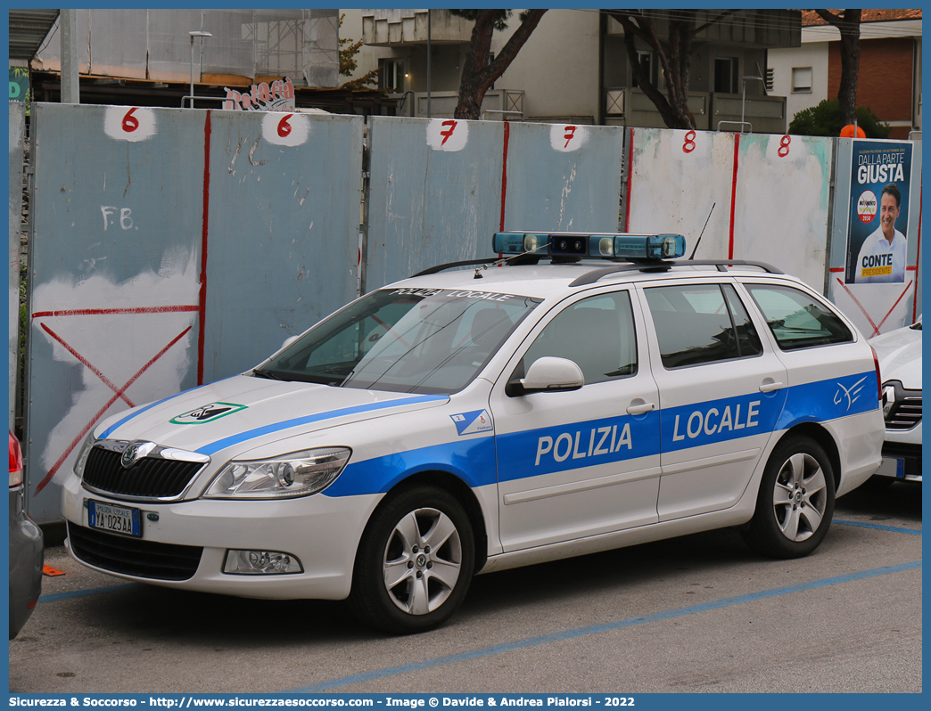 Polizia Locale YA023AA
Polizia Locale
Comune di Filottrano
Skoda Octavia Wagon 4x4 III serie
Parole chiave: Polizia;Locale;Municipale;Filottrano;Skoda;Octavia;Wagon;YA023AA;YA 023 AA