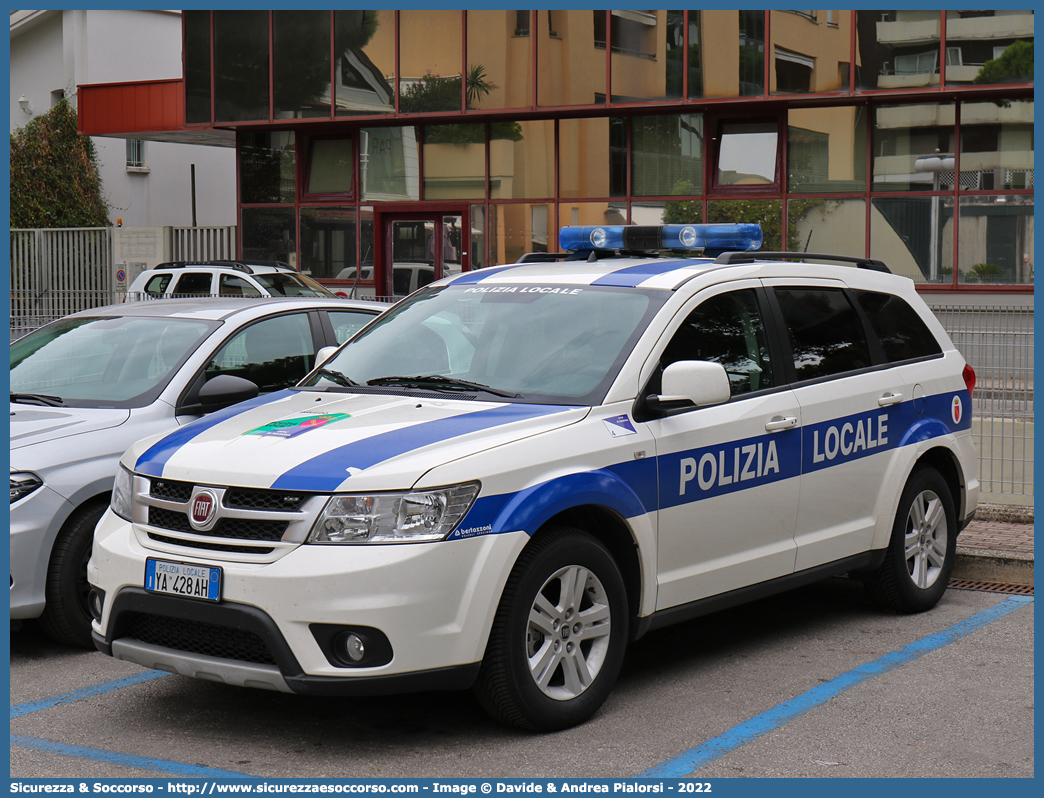 Polizia Locale YA428AH
Polizia Locale
Comune di Sulmona
Fiat Freemont
Allestitore Bertazzoni S.r.l.
Parole chiave: Polizia;Locale;Municipale;Sulmona;Fiat;Freemont;Bertazzoni;YA428AH;YA 428 AH