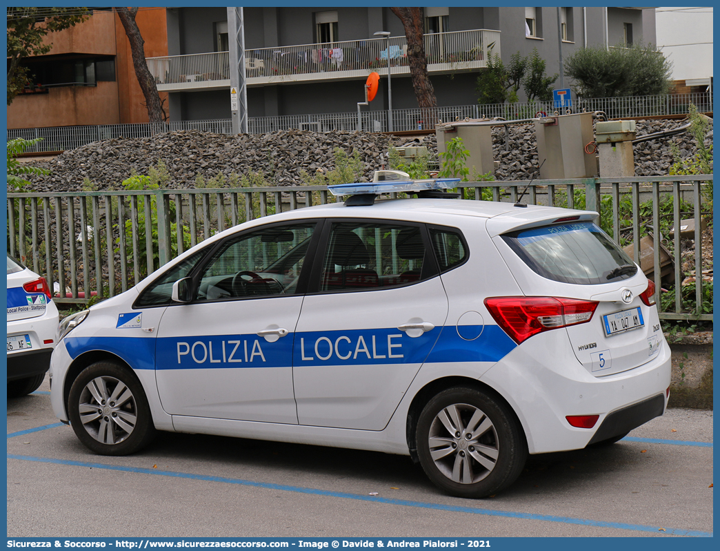 Polizia Locale YA047AM
Polizia Locale
Comune di Colli al Metauro
Hyundai IX20
Parole chiave: Polizia;Locale;Municipale;Colli al Metauro;Montemaggiore al Metauro;Saltara;Serrungarina;Hyundai;IX20;IX 20;YA047AM;YA 047 AM