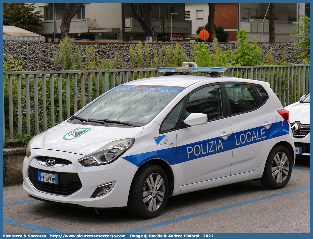 Polizia Locale YA047AM
Polizia Locale
Comune di Colli al Metauro
Hyundai IX20
Parole chiave: Polizia;Locale;Municipale;Colli al Metauro;Montemaggiore al Metauro;Saltara;Serrungarina;Hyundai;IX20;IX 20;YA047AM;YA 047 AM