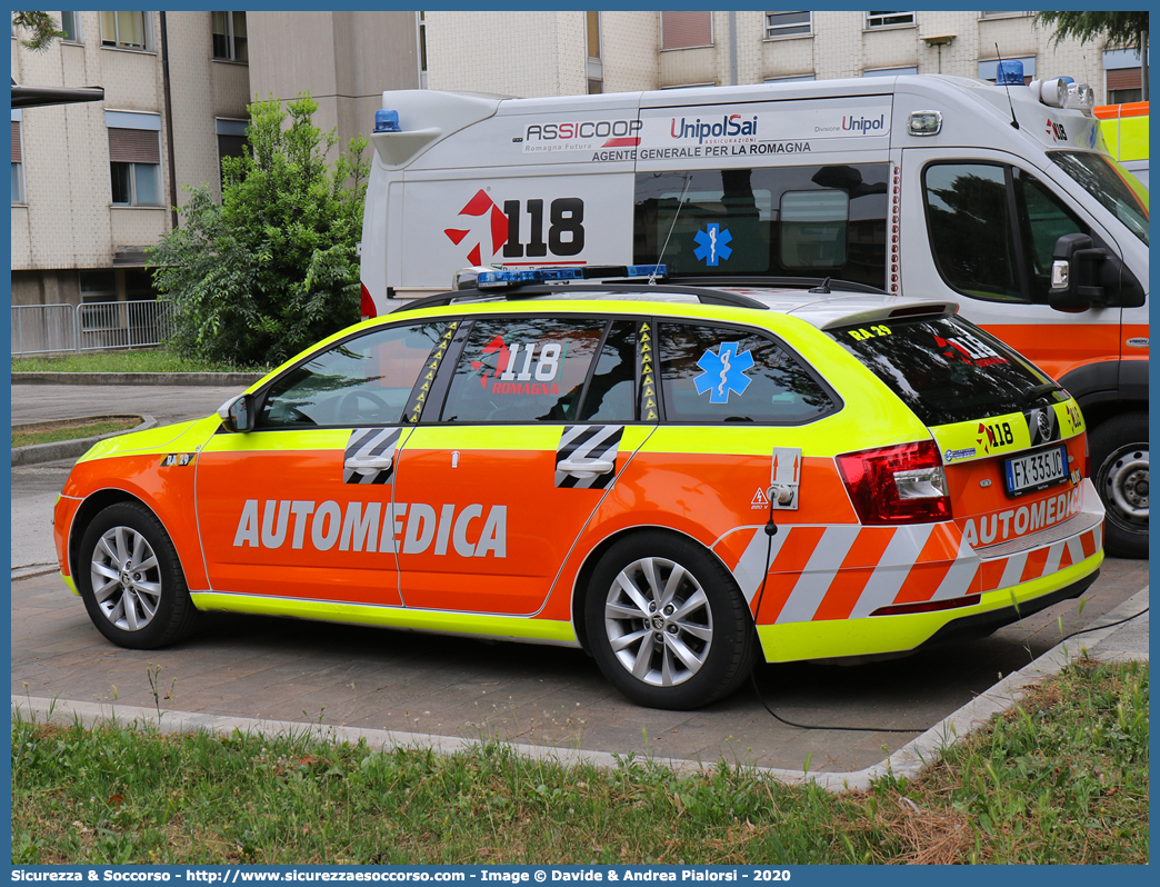 RA 29
118 Romagna Soccorso
Ambito Territoriale di Ravenna
Skoda Octavia Wagon 4x4 V serie
Allestitore Safety Car S.r.l.
Parole chiave: 118;Romagna;Ravenna;Soccorso;Automedica;Automedicalizzata;Auto Medica;Auto Medicalizzata;Skoda;Octavia;SW;S.W.;Station;Wagon;4x4;4 x 4;Safety Car