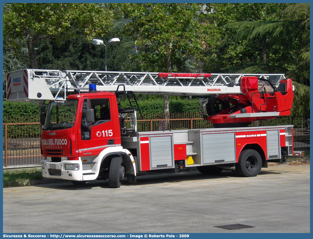 VF 22939
Corpo Nazionale Vigili del Fuoco
Iveco 150E28 EuroFire II serie
Allestitore Magirus
Parole chiave: VVF;V.V.F.;Corpo;Nazionale;Vigili;del;Fuoco;AutoScala;AS;Iveco;150E28;EuroFire;Magirus