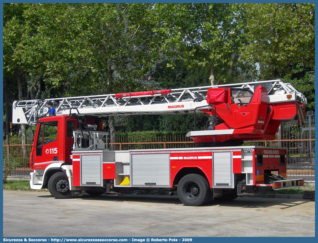 VF 22939
Corpo Nazionale Vigili del Fuoco
Iveco 150E28 EuroFire II serie
Allestitore Magirus
Parole chiave: VVF;V.V.F.;Corpo;Nazionale;Vigili;del;Fuoco;AutoScala;AS;Iveco;150E28;EuroFire;Magirus