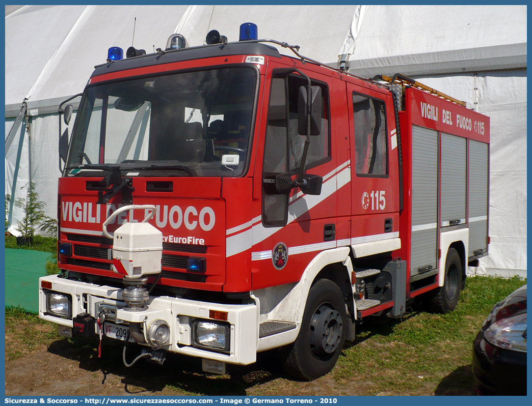 VF 20957
Vigili del Fuoco
Regione Autonoma Valle d'Aosta
Iveco Magirus EuroFire 100E21 I serie
Parole chiave: VF;V.F.;Vigili;Fuoco;Regione;Autonoma;Valle;Aosta;Iveco;Magirus;EuroFire;100E21 I serie;20957