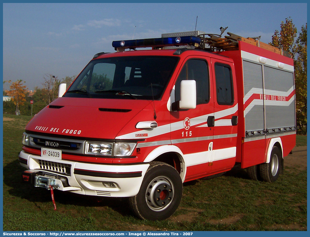 VF 24039
Corpo Nazionale Vigili del Fuoco
Iveco Daily 65C17 III serie
Allestitore Piemme Antincendi S.r.l.
Parole chiave: Corpo;Nazionale;Vigili del Fuoco;Vigili;Fuoco;Polisoccorso;Iveco;Daily;65C17;65 C 17;65C 17;65 C17;Piemme Antincendi