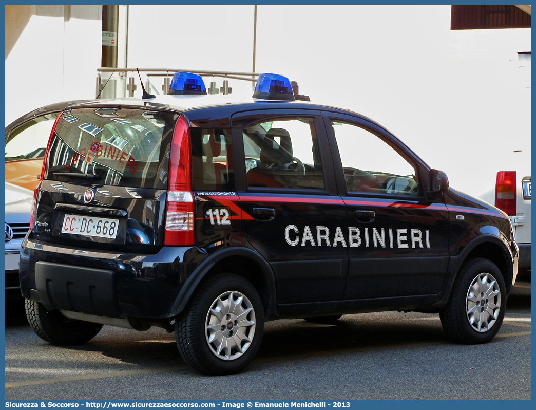 CC DC668
Arma dei Carabinieri
Fiat Nuova Panda 4x4 I serie
Parole chiave: CC;C.C.;Arma;dei;Carabinieri;Fiat;Nuova;Panda;4x4