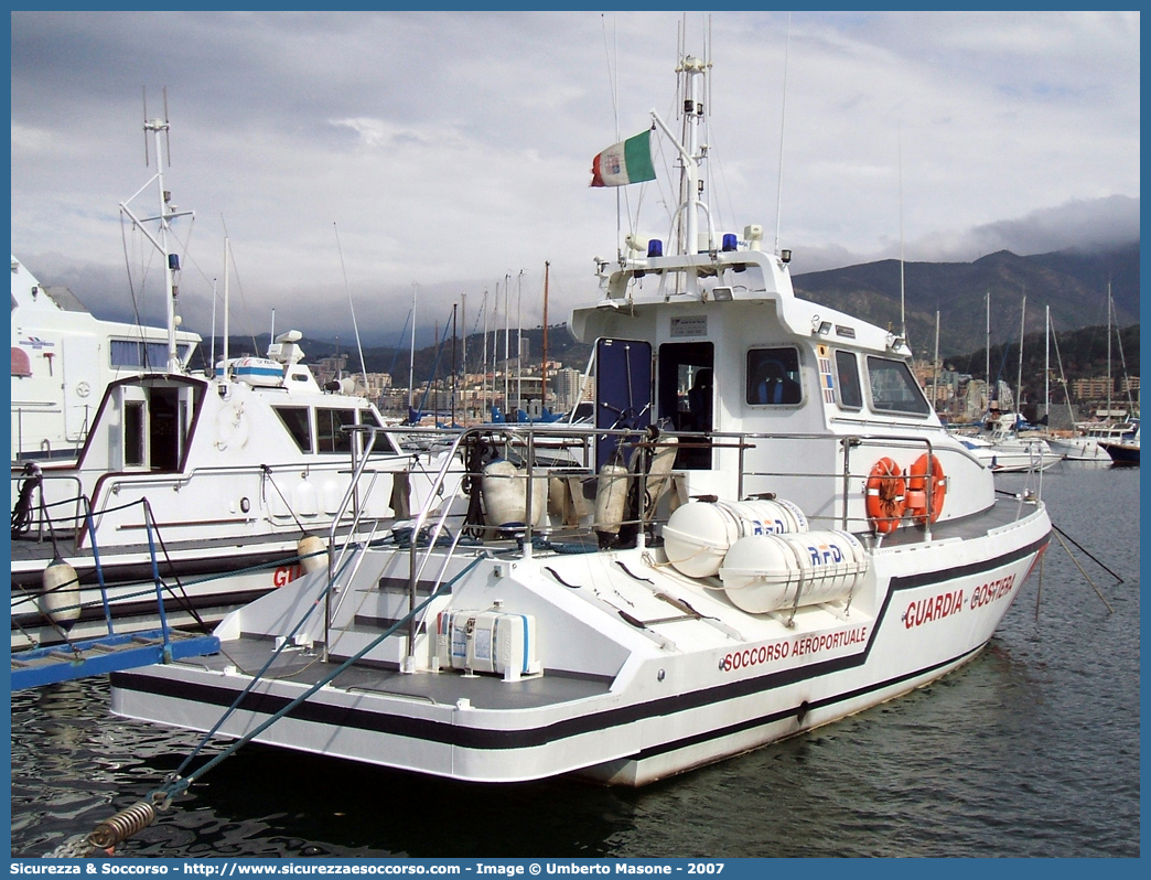 CP 830
Corpo delle Capitanerie di Porto
Guardia Costiera
Vedetta per Soccorso Aereo
Classe "Giubileo"
Parole chiave: Guardia;Costiera;Capitaneria;Capitanerie;Porto;Vedetta;Vedette;Soccorso;Aereo;Classe;Giubileo;G.C.;C.P.;CP830;CP 830