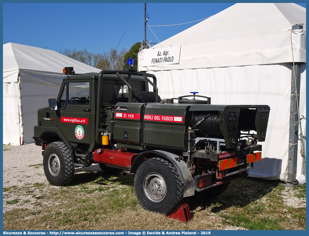 VF 28257
Corpo Nazionale Vigili del Fuoco
Servizio Antincendio Boschivo
Bremach RBT 850 4x4
Parole chiave: VVF;V.V.F.;Corpo;Nazionale;Vigili;del;Fuoco;AIB;A.I.B.;Servizio;Antincendio;Boschivo;Bremach;RBT850;RBT 850;RBT