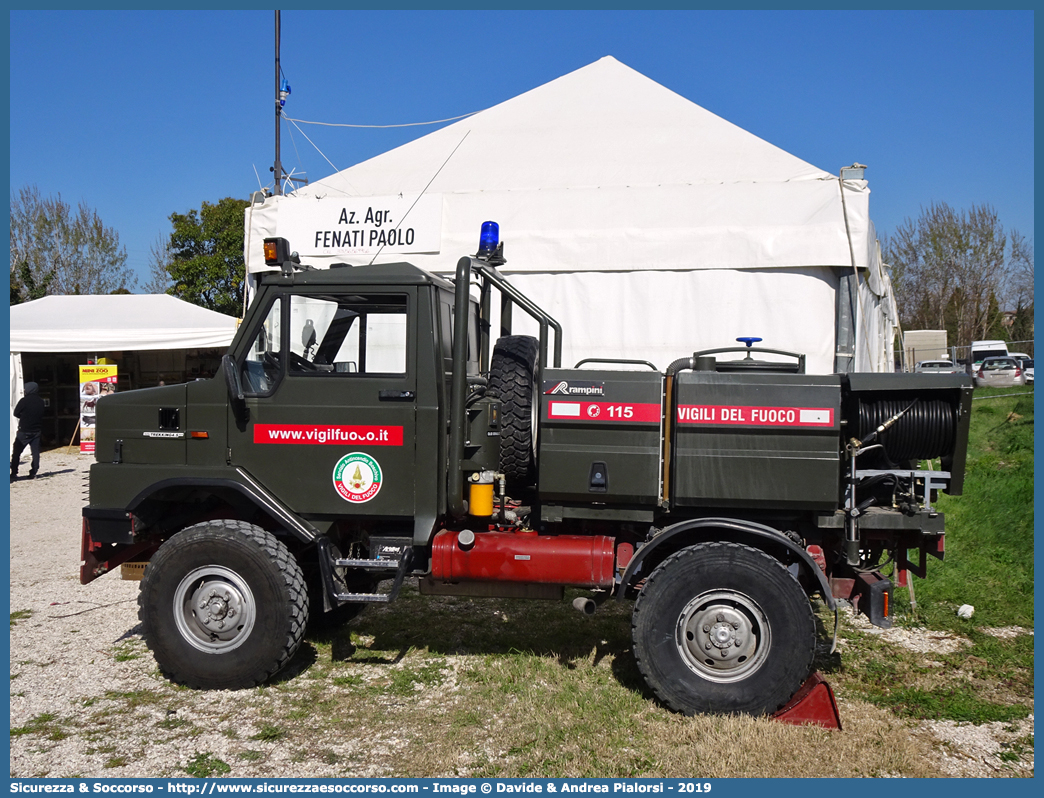 VF 28257
Corpo Nazionale Vigili del Fuoco
Servizio Antincendio Boschivo
Bremach RBT 850 4x4
Parole chiave: VVF;V.V.F.;Corpo;Nazionale;Vigili;del;Fuoco;AIB;A.I.B.;Servizio;Antincendio;Boschivo;Bremach;RBT850;RBT 850;RBT