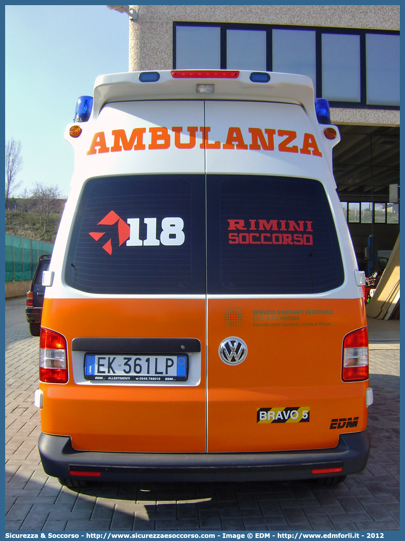 BRAVO 05
118 Romagna Soccorso
Ambito Territoriale di Rimini
Volkswagen Transporter T5 restyling
Allestitore EDM S.r.l.
Parole chiave: 118;Romagna;Soccorso;Rimini;Ambulanza;Autoambulanza;Volkswagen;Transporter;T5