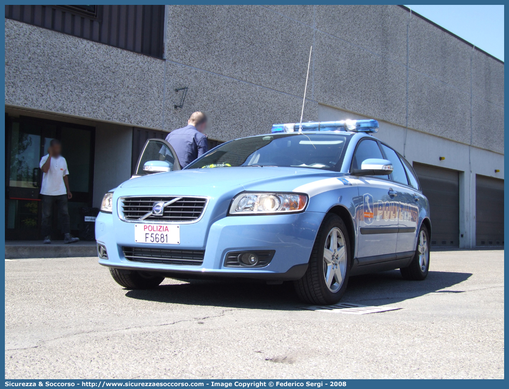 Polizia F5681
Polizia di Stato
Polizia Stradale
Autostrade per l'Italia S.p.A.
Volvo V50 II serie
Parole chiave: Polizia di Stato;Polizia Stradale;Autostrade per l'Italia S.p.A.;Autostrade S.p.A.;Autostrade;Italia;Volvo;V50;V 50