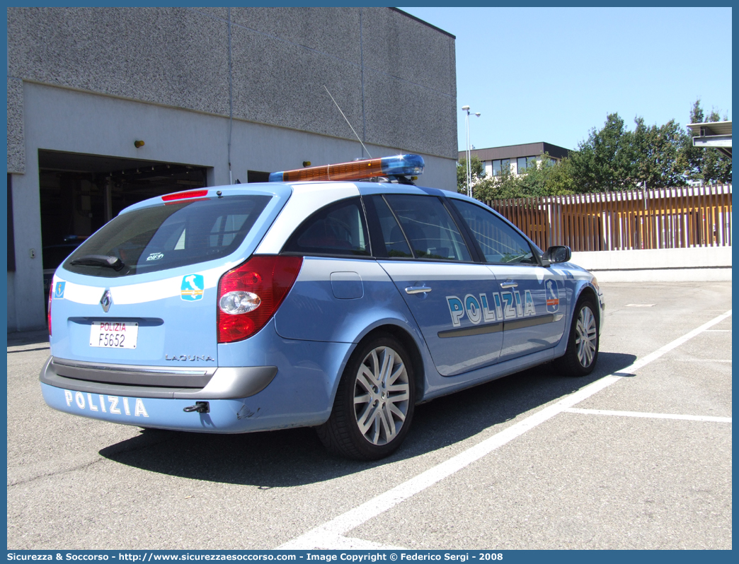 Polizia F5652
Polizia di Stato
Polizia Stradale
Autostrade per l'Italia S.p.A.
Renault GrandTour restyling
Parole chiave: Polizia di Stato;Polizia Stradale;Autostrade per l'Italia S.p.A.;Autostrade S.p.A.;Autostrade;Italia;Renault;GrandTour