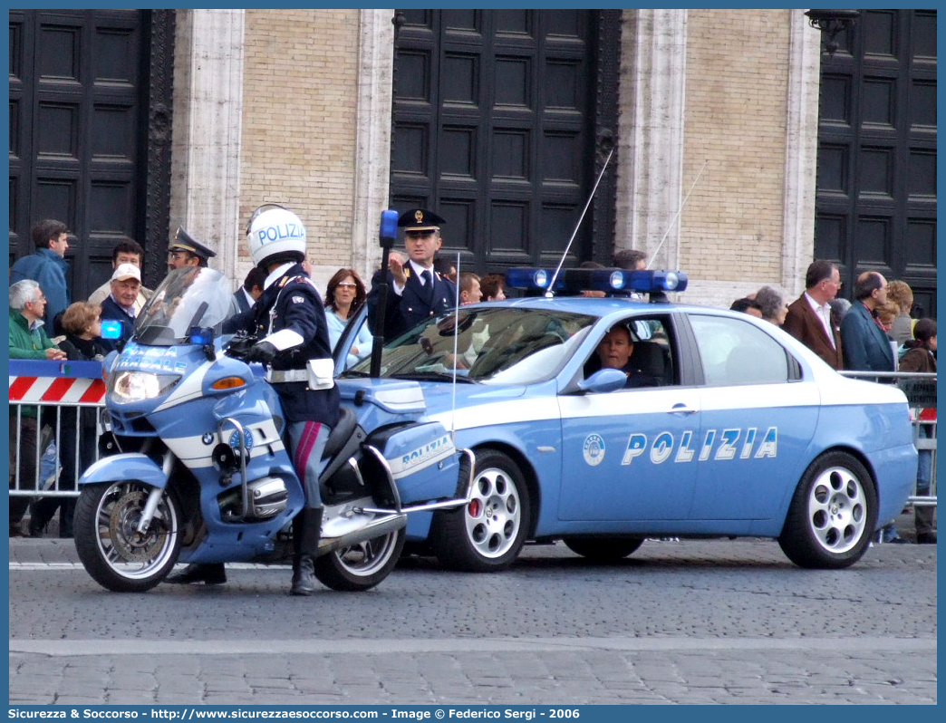 -
Polizia di Stato
Polizia Stradale
Bmw R850RT II serie
Parole chiave: Polizia di Stato;Polizia;PS;Polizia Stradale;BMW;R850;RT