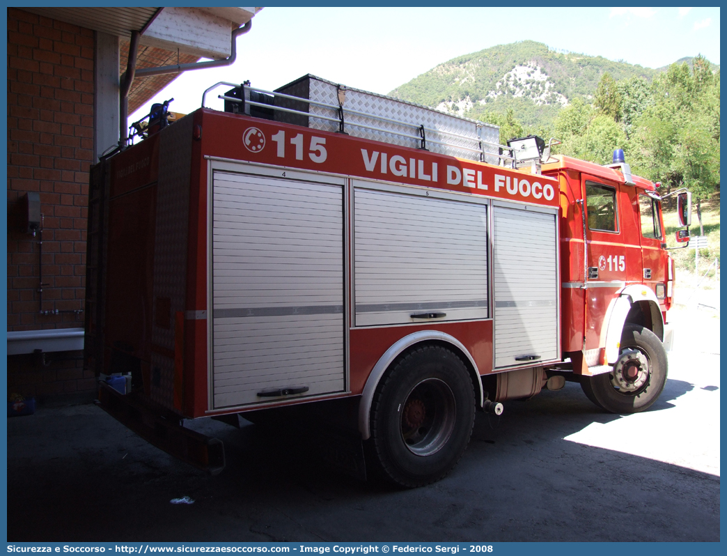 VF 16007
Corpo Nazionale Vigili del Fuoco
Iveco 190-26
Allestitore Baribbi S.p.A.
Parole chiave: VVF;V.V.F.;Corpo;Nazionale;Vigili;del;Fuoco;AutoPompaSerbatoio;APS;A.P.S.;Iveco;190;26;190-26;Baribbi