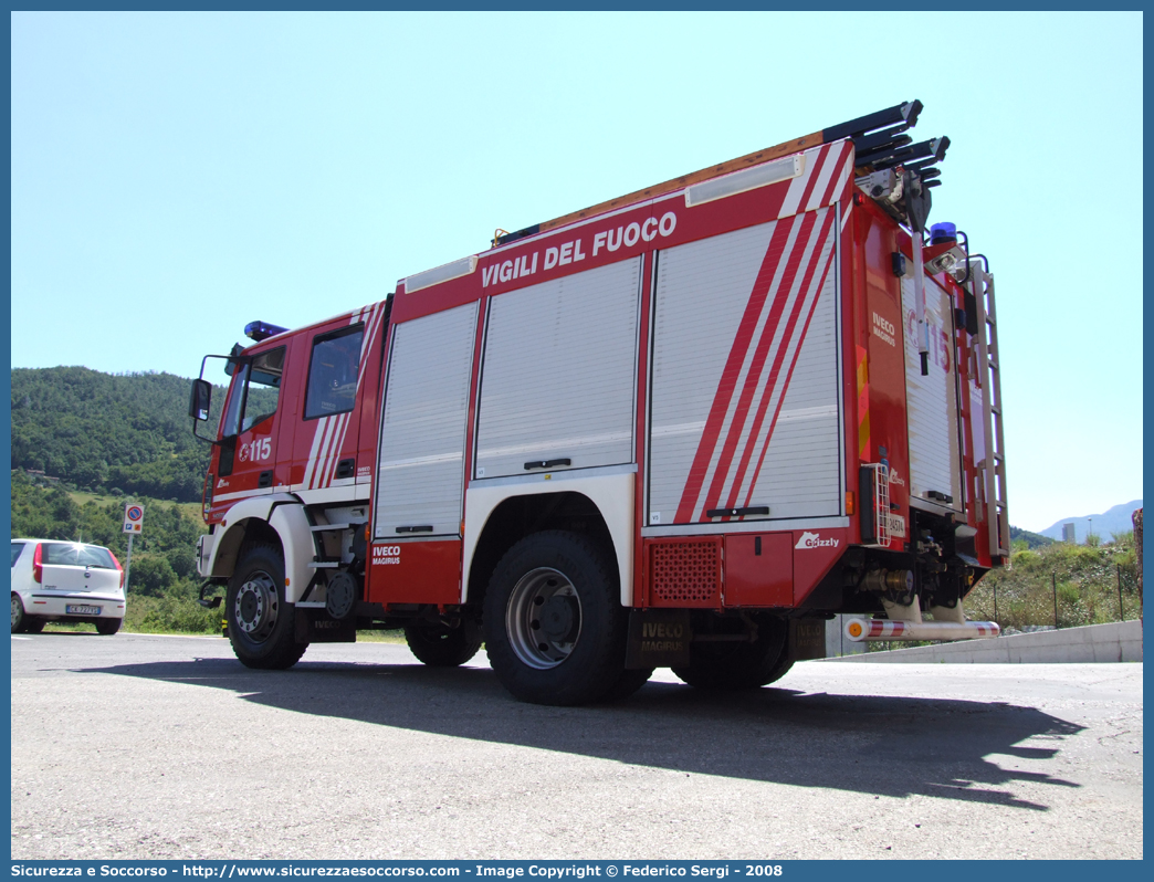 VF 24574
Corpo Nazionale Vigili del Fuoco
Iveco Magirus Grizzly
140E28 4x4 II serie
Parole chiave: VVF;V.V.F.;Corpo;Nazionale;Vigili;del;Fuoco;AutoPompaSerbatoio;APS;A.P.S.;Iveco;Magirus;Grizzly;140E28;4x4