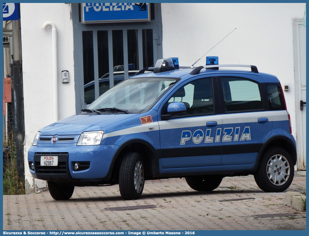 Polizia H2987
Polizia di Stato
Polizia Ferroviaria
Fiat Nuova Panda 4x4 I serie
Parole chiave: PS;P.S.;Polizia;di;Stato;Ferroviaria;Polfer;Fiat;Nuova;Panda