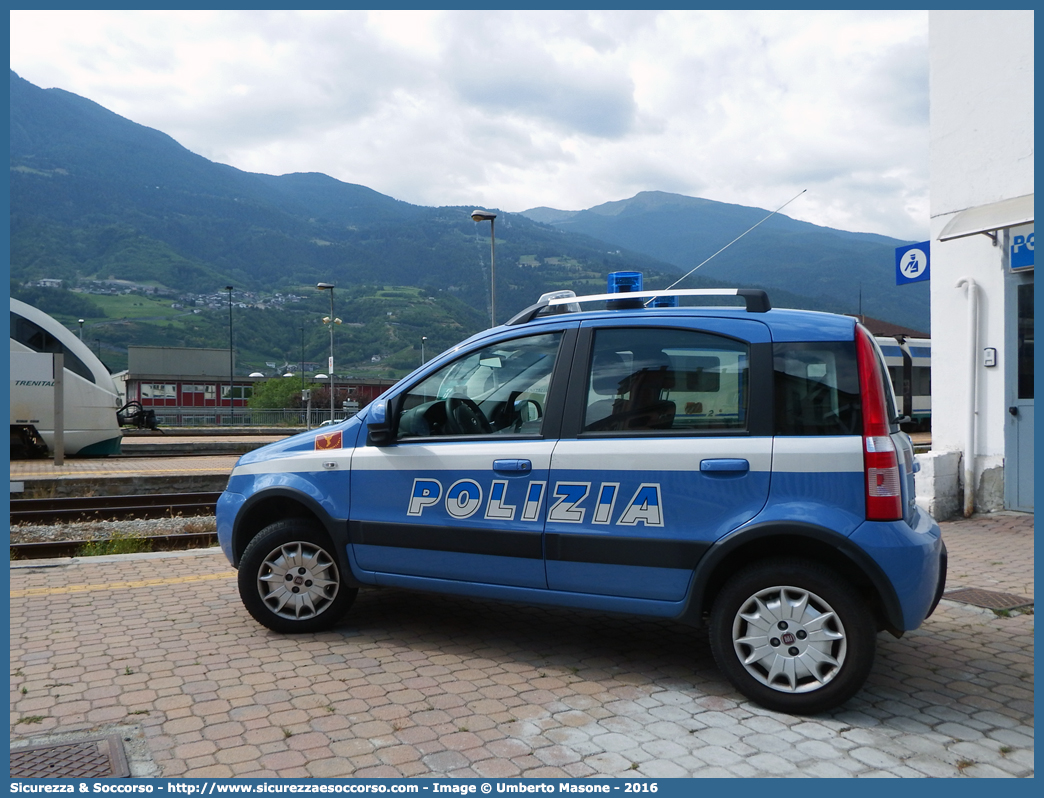 Polizia H2987
Polizia di Stato
Polizia Ferroviaria
Fiat Nuova Panda 4x4 I serie
Parole chiave: PS;P.S.;Polizia;di;Stato;Ferroviaria;Polfer;Fiat;Nuova;Panda