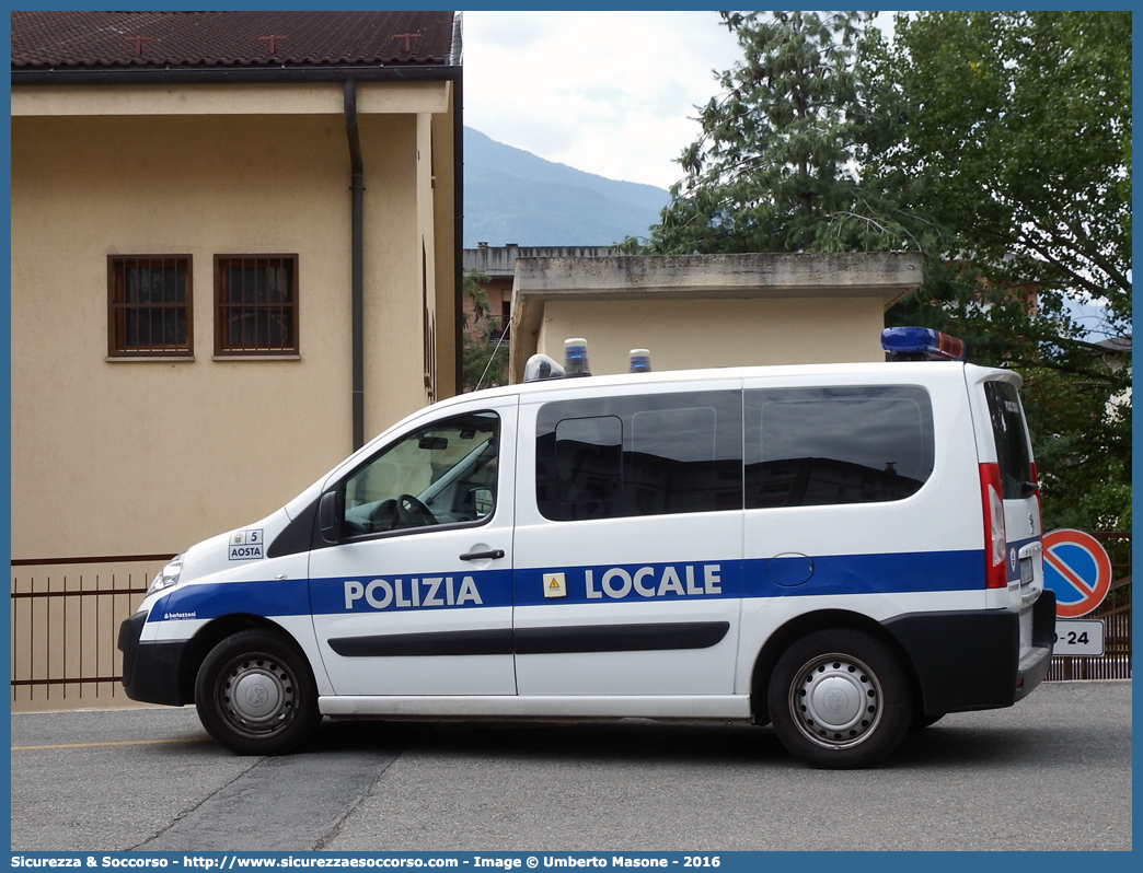 Polizia Locale YA244AH
Polizia Locale
Comune di Aosta
Peugeot Expert Tepee III serie
Allestitore Bertazzoni S.r.l.
Parole chiave: Polizia;Locale;Municipale;Aosta;Peugeot;Expert;Tepee;Bertazzoni;YA244AH;YA 244 AH