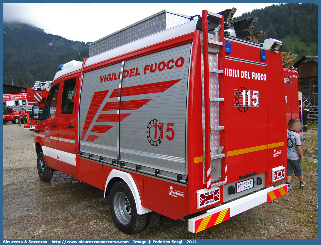 VF 26321
Corpo Nazionale Vigili del Fuoco
Mercedes Benz Sprinter 4x4 II serie
Allestitore Brandschutz S.r.l.
Parole chiave: Corpo;Nazionale;Vigili del Fuoco;Vigili;Fuoco;Polisoccorso;Mercedes Benz;Sprinter;4x4;4 x 4;Brandschutz;Rosenbauer