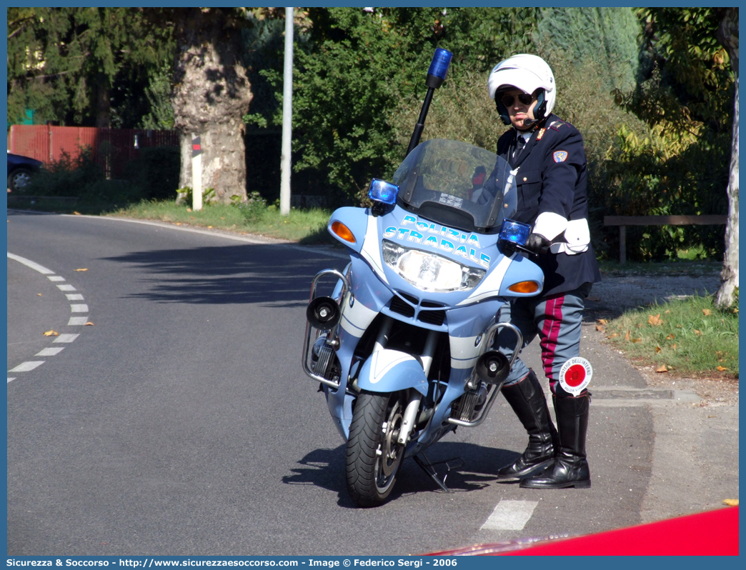 -
Polizia di Stato
Polizia Stradale
Bmw R850RT II serie
Parole chiave: Polizia di Stato;Polizia;PS;Polizia Stradale;BMW;R850;RT;G0050;G0958