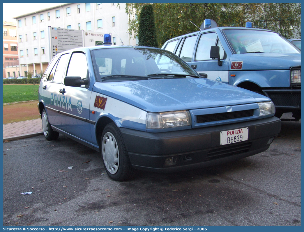 Polizia B6839
Polizia di Stato
Reparto Mobile
Fiat Tipo II serie
Parole chiave: PS;P.S.;Polizia;Polizia di Stato;Reparto Mobile;Fiat;Tipo