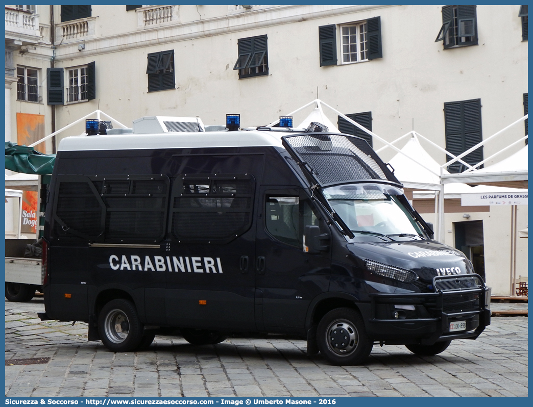 CC DK898
Arma dei Carabinieri
Battaglioni Mobili
Iveco Daily 50C17 VI serie
Allestitore Sperotto S.p.A.
(II fornitura)
Parole chiave: CC;C.C.;Arma;Carabinieri;Battaglioni Mobili;Battaglione Mobile;Iveco;Daily;50C17;Blindato;Ordine Pubblico;Sperotto