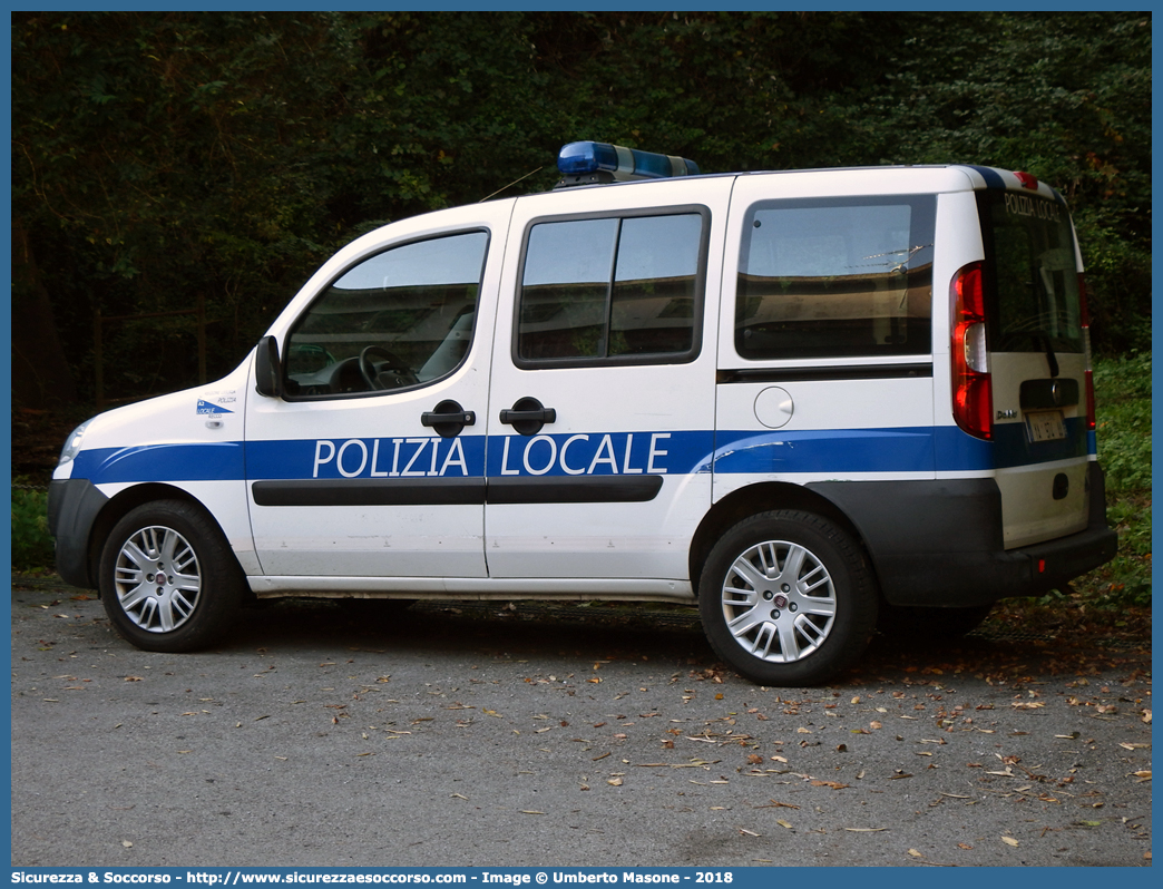 Polizia Locale YA974AA
Polizia Locale
Comune di Recco
Fiat Doblò I serie restyling
(variante)
Parole chiave: Polizia;Locale;Municipale;Recco;Fiat;Doblò;Doblo;YA974AA;YA 974 AA