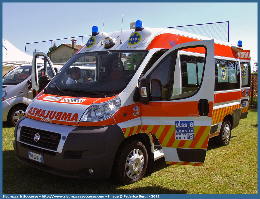 18856
SUEM 118 Treviso Emergenza
Azienda ULSS 2 - Marca Trevigiana
Fiat Ducato III serie
Allestitore Orion S.r.l.
Parole chiave: 118;Treviso;Asolo;Emergenza;SUEM;S.U.E.M.;Ambulanza;Fiat;Ducato;X250;Orion