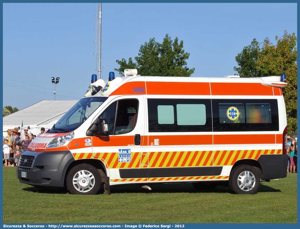 18856
SUEM 118 Treviso Emergenza
Azienda ULSS 2 - Marca Trevigiana
Fiat Ducato III serie
Allestitore Orion S.r.l.
Parole chiave: 118;Treviso;Asolo;Emergenza;SUEM;S.U.E.M.;Ambulanza;Fiat;Ducato;X250;Orion