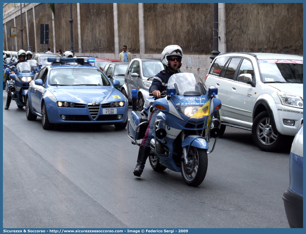 -
Polizia di Stato
Polizia Stradale
Bmw R850RT II serie
Parole chiave: Polizia di Stato;Polizia;PS;Polizia Stradale;BMW;R850;RT