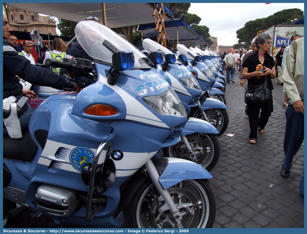 -
Polizia di Stato
Polizia Stradale
Bmw R850RT II serie
Parole chiave: Polizia di Stato;Polizia;PS;Polizia Stradale;BMW;R850;RT