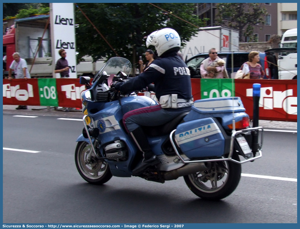 -
Polizia di Stato
Polizia Stradale
Bmw R850RT II serie
Parole chiave: Polizia di Stato;Polizia;PS;Polizia Stradale;BMW;R850;RT