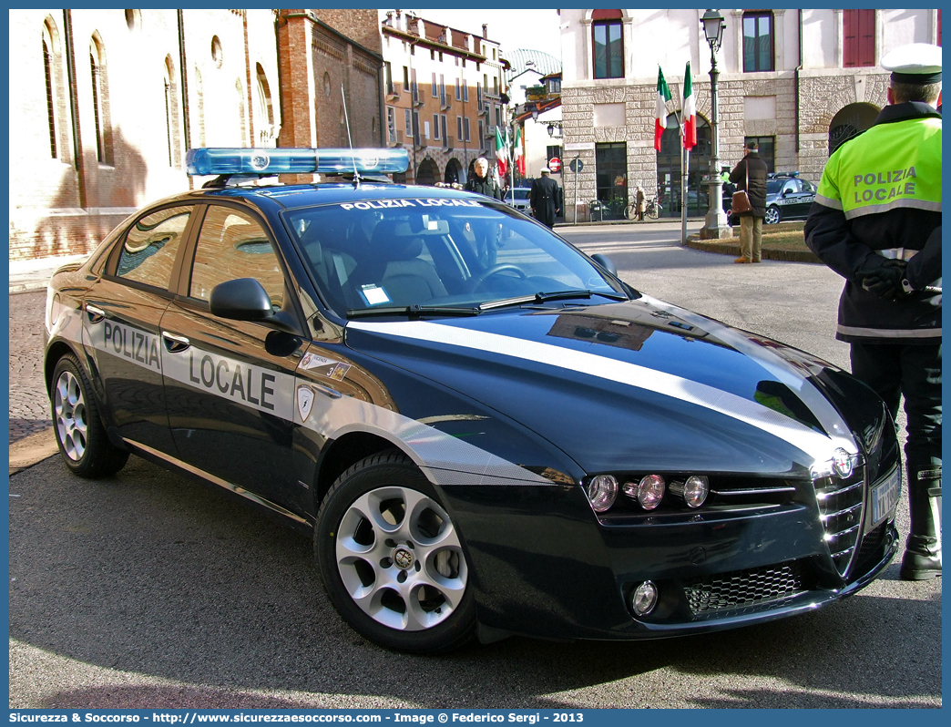 Polizia Locale YA199AH
Polizia Locale
Comune di Vicenza
Alfa Romeo 159
Parole chiave: Polizia;Locale;Municipale;Vicenza;Alfa Romeo;159;YA199AH;YA 199 AH