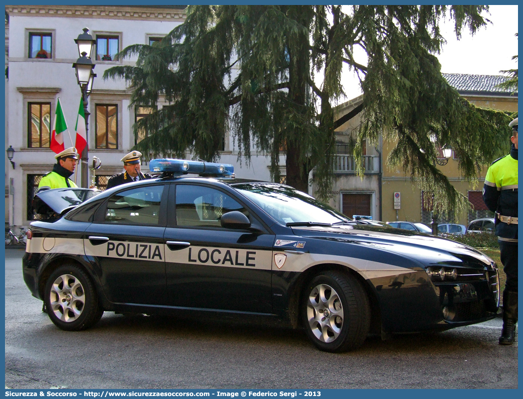 Polizia Locale YA200AH
Polizia Locale
Comune di Vicenza
Alfa Romeo 159
Parole chiave: Polizia;Locale;Municipale;Vicenza;Alfa Romeo;159;YA200AH;YA 200 AH