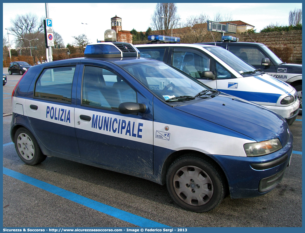 -
Polizia Municipale
Comune di
San Zenone degli Ezzelini
Fiat Punto II serie
Parole chiave: Polizia;Locale;Municipale;San Zenone degli Ezzelini;Fiat;Punto