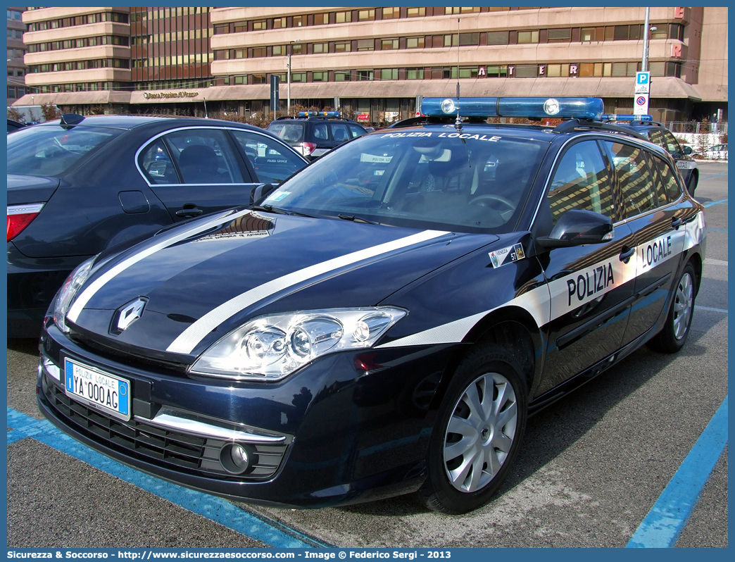 Polizia Locale YA000AG
Polizia Locale
Comune di Venezia
Renault Laguna SporTour
Allestitore Focaccia Group S.r.l.
Parole chiave: PL;P.L.;PM;P.M.;Polizia;Locale;Municipale;Venezia;Renault;Laguna;SporTour;SW;S.W.;Focaccia