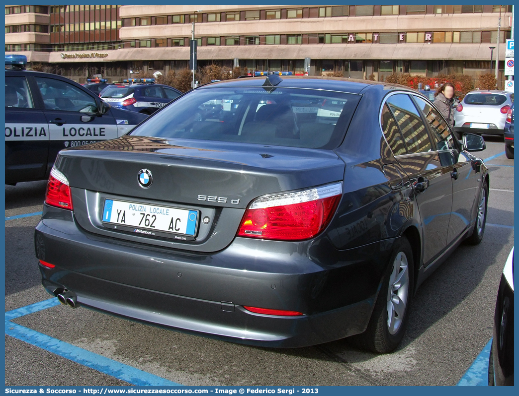 Polizia Locale YA762AC
Polizia Locale
Comune di Venezia
Bmw Serie 5 E60
Parole chiave: Polizia;Locale;Municipale;Venezia;Bmw;Serie 5;E60;E 60;YA762AC;YA 762 AC