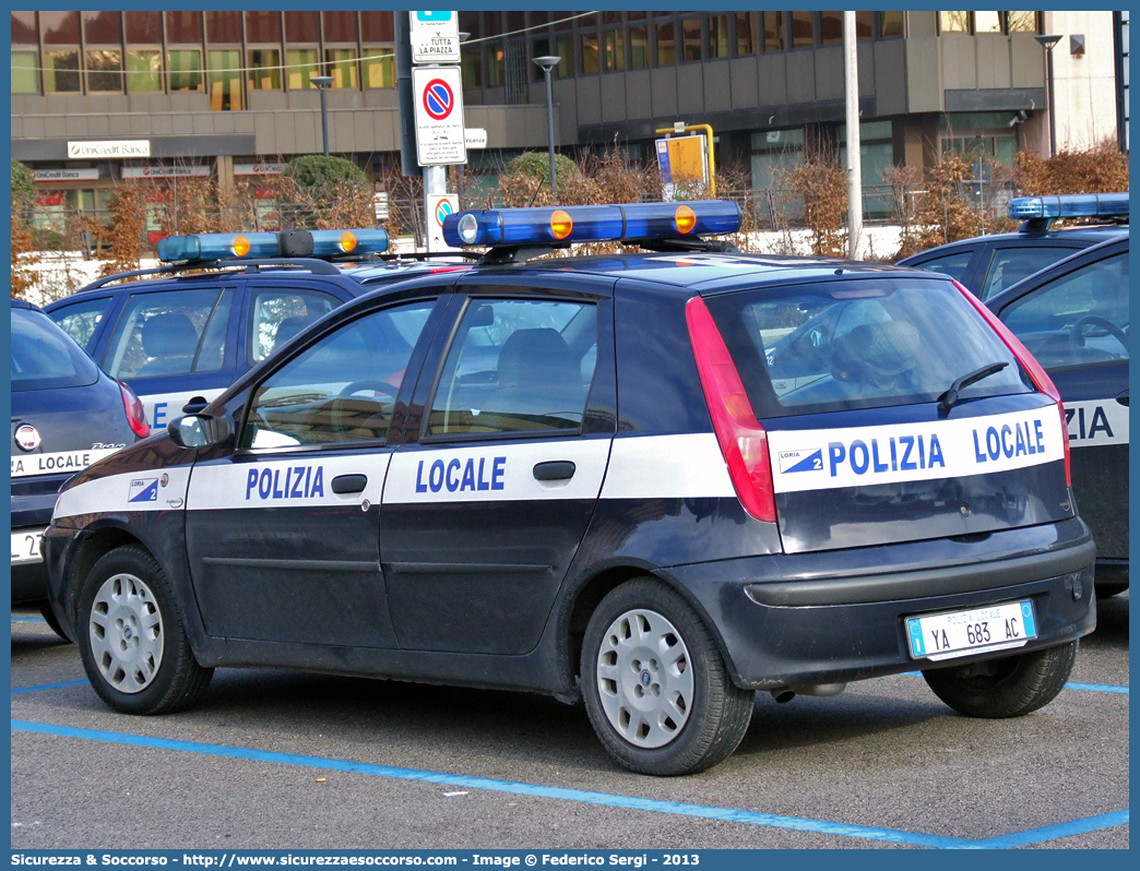 Polizia Locale YA683AC
Polizia Locale
Comune di Loria
Fiat Punto II serie
Parole chiave: PL;P.L.;PM;P.M.;Polizia;Locale;Municipale;Loria;Fiat;Punto