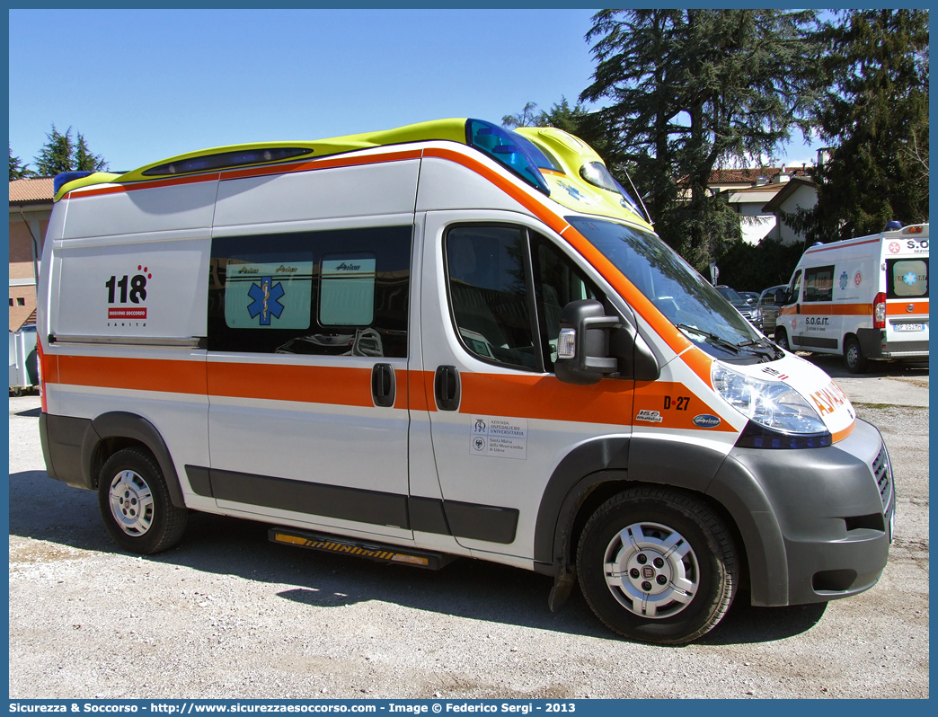 D27
118 Udine
Fiat Ducato III serie
Allestitore Aricar S.p.A.
Parole chiave: 118;Udine;Azienda;Ospedaliero;Ospedaliera;Universitaria;Santa;Maria;Misericordia;Ambulanza;Autoambulanza;Fiat;Ducato;X250;X 250;Aricar;D27;D 27;D.27