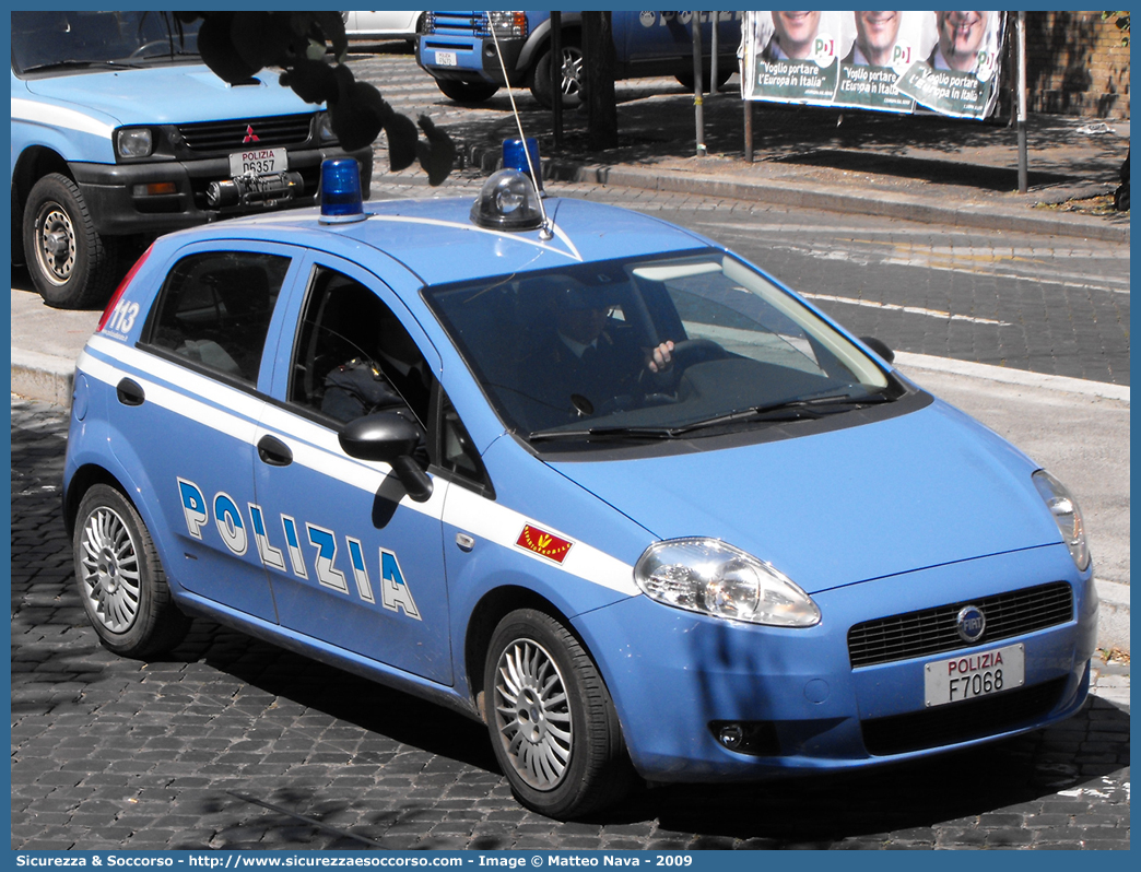 Polizia F7068
Polizia di Stato
Reparto Mobile
Fiat Grande Punto
Parole chiave: PS;P.S.;Polizia;Polizia di Stato;Reparto Mobile;Fiat;Grande Punto