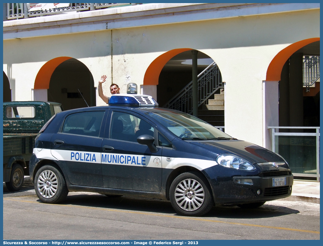 Polizia Locale YA107AA
Polizia Locale
Comune di Santa Cesarea Terme
Fiat Punto Evo
Parole chiave: Polizia;Locale;Municipale;Santa Cesarea Terme;Fiat;Punto;Evo;YA107AA;YA 107 AA