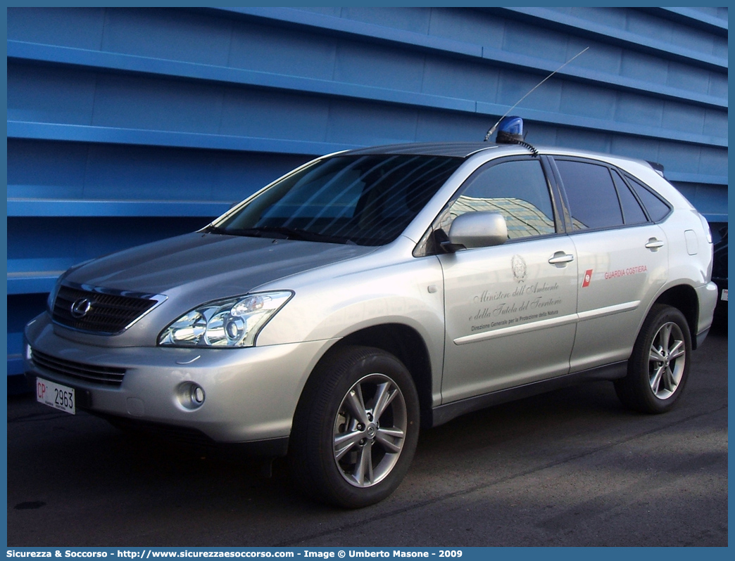 CP 2963
Corpo delle Capitanerie di Porto
Guardia Costiera
Lexus RX 400h
Parole chiave: CP;C.P.;GC;G.C.;Capitaneria;Capitanerie;di;Porto;Guardia;Costiera;Lexus;RX400h;RX 400h