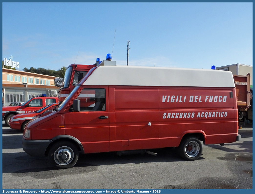 VF 17525
Corpo Nazionale Vigili del Fuoco
Nucleo Soccorso Subacqueo e Acquatico
Iveco Daily 35-10 II serie
Parole chiave: Corpo;Nazionale;Vigili del Fuoco;Vigili;Fuoco;Iveco;Daily;35-10;NSSA;N.S.S.A.;Soccorso;Subacqueo;Acquatico;Sommozzatori;Subacquei