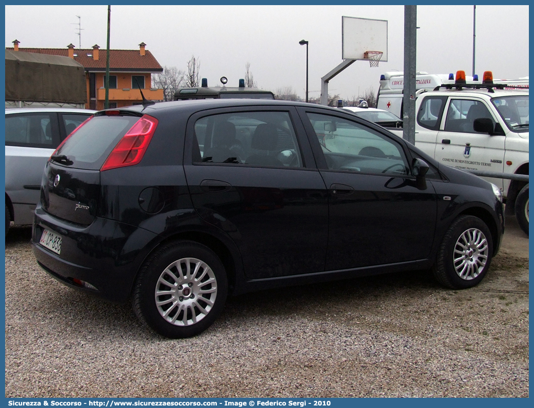 CC CP838
Arma dei Carabinieri
Fiat Grande Punto
Parole chiave: CC;C.C.;Arma;dei;Carabinieri;Fiat;Grande;Punto;CP838