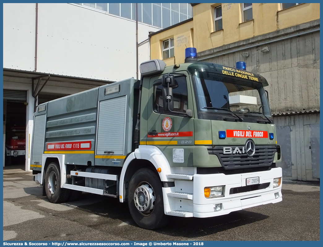 VF 29009
Corpo Nazionale Vigili del Fuoco
Servizio Antincendio Boschivo
Mercedes Benz Atego 1828 I serie restyling
Allestitore BAI S.r.l.
Ricondizionato Fortini S.r.l.
Parole chiave: Corpo;Nazionale;Vigili del Fuoco;Vigili;Fuoco;ABP;A.B.P.;AutoBottePompa;AIB;A.I.B.;Servizio;Antincendio;Boschivo;Mercedes Benz;Atego;1828;BAI;B.A.I.;Fortini